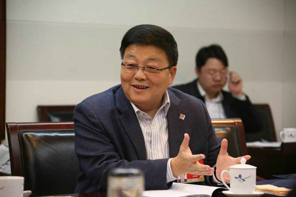 肖伟接受《人民日报》采访：进一步改进药品集中采购管理机制