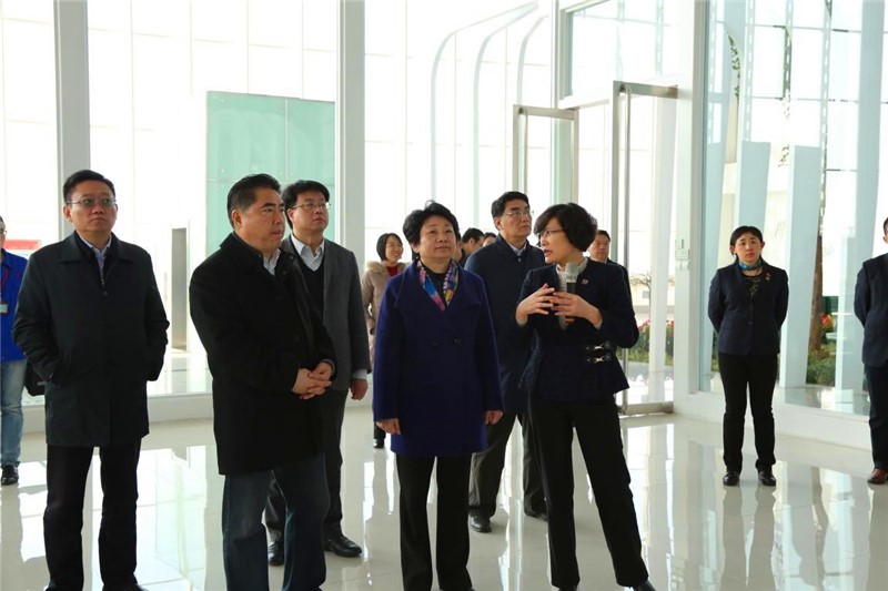 常务副省长黄莉新赴Z6·尊龙凯时「中国」官方网站药业调研强调：将国药精髓发扬光大