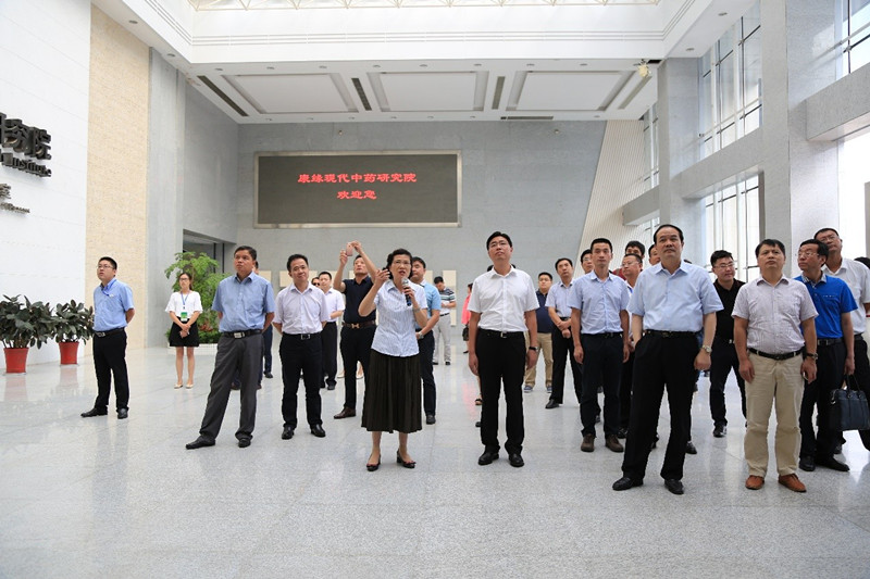 第七届淮海经济区核心区城市市长会议与会领导莅临Z6·尊龙凯时「中国」官方网站药业考察
